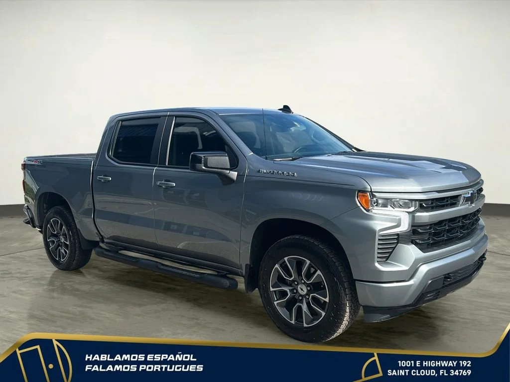 Used 2025 Sterling Gray Metallic Chevrolet RST image 9
