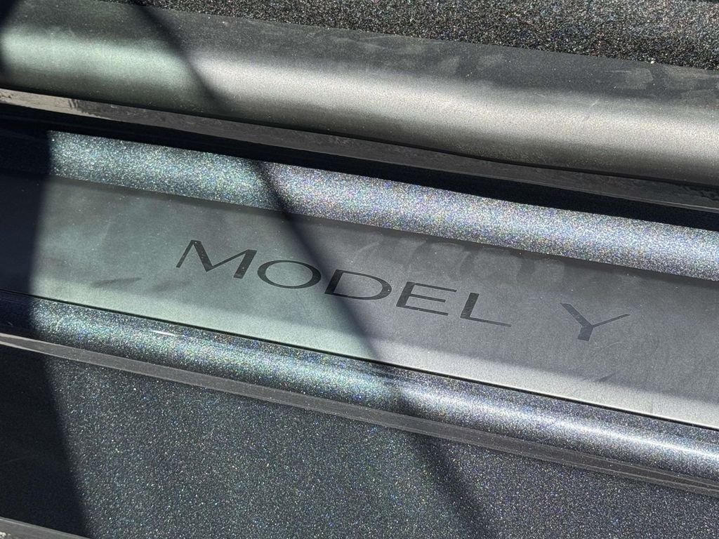 Used 2026  Tesla Premium image 23