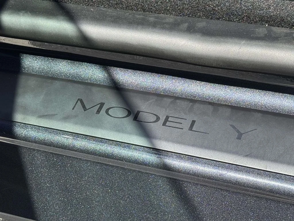 2026 Tesla Model Y Premium - Photo 23