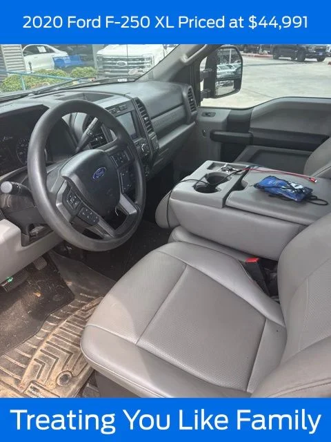 Used 2020 Magnetic Ford XL image 1