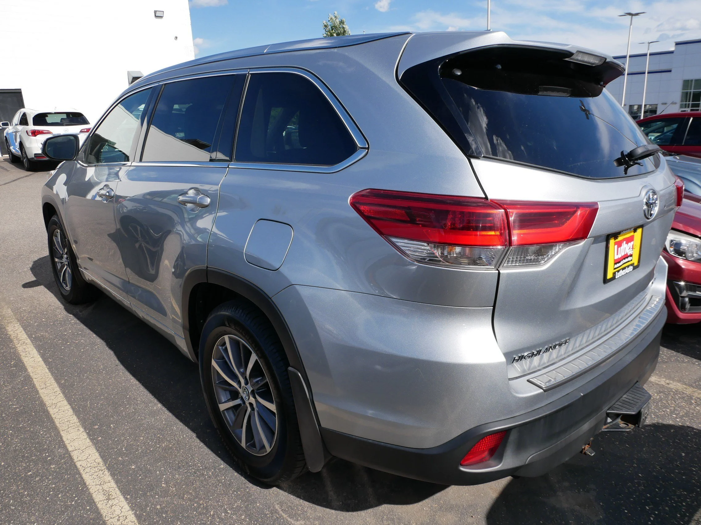 Used 2017 Celestial Silver Metallic Toyota SE image 3
