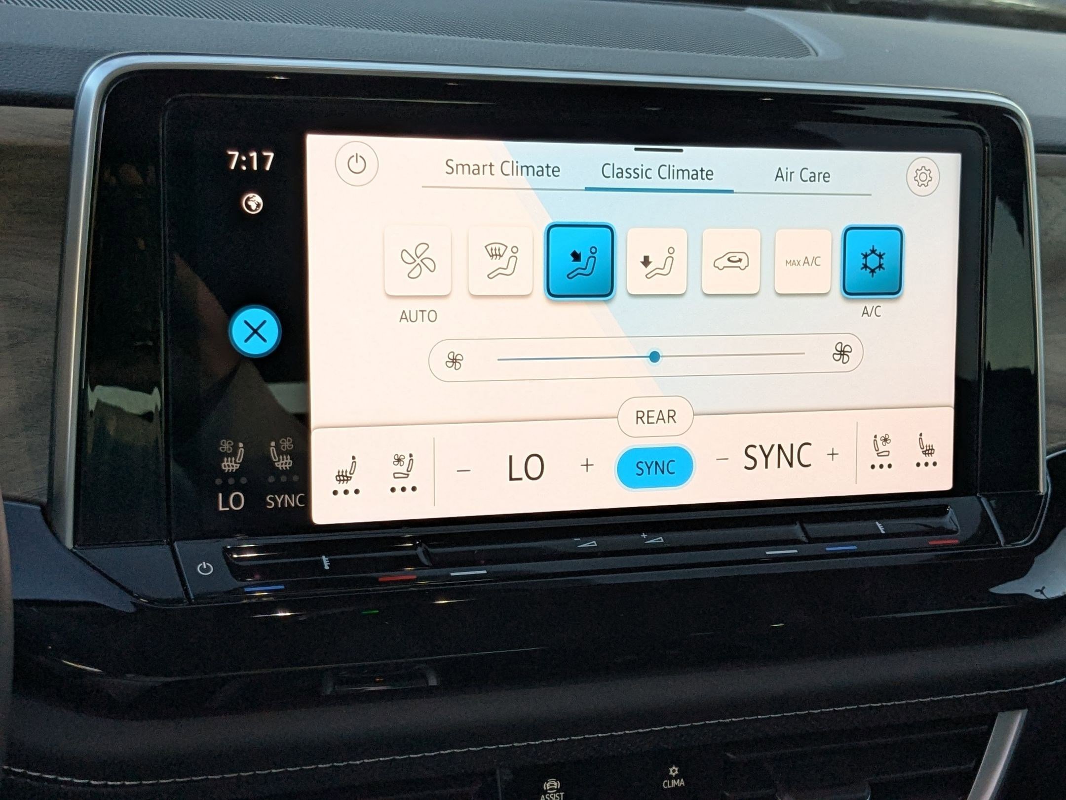2026 Volkswagen Atlas SE w/Tech - Photo 13