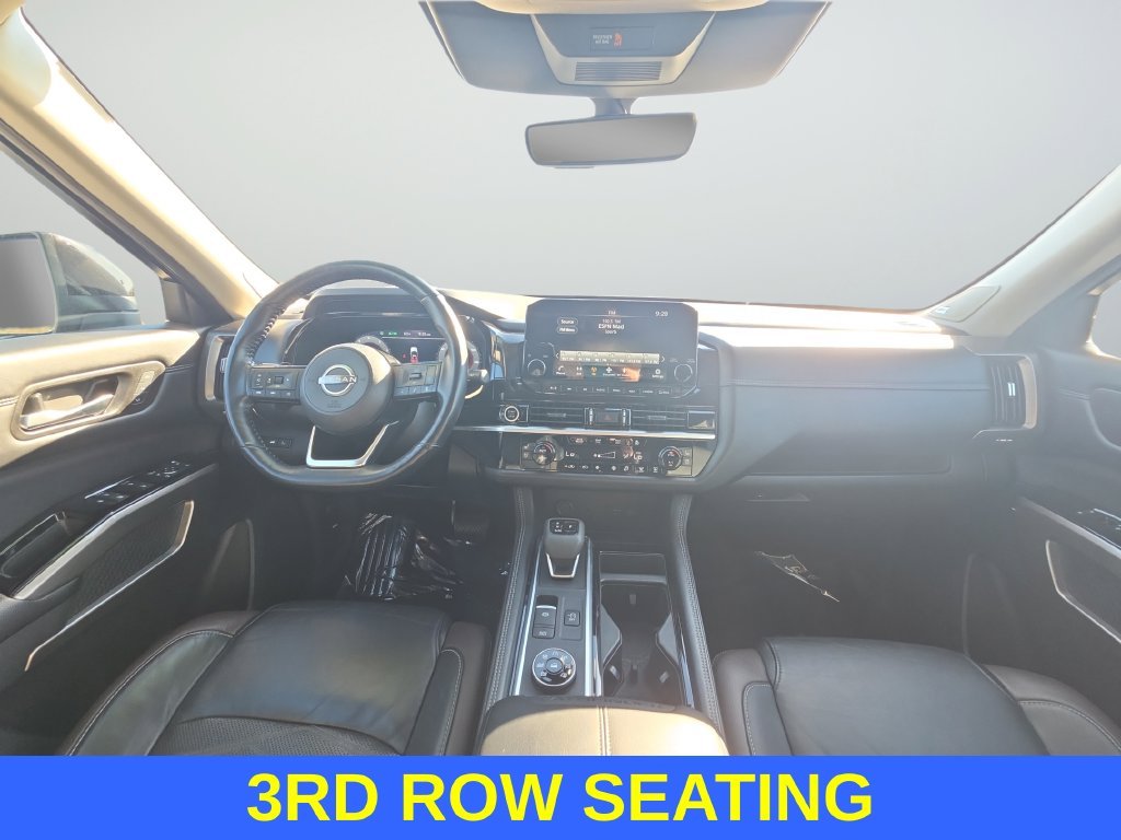 Used 2024 Gray Nissan Platinum image 9
