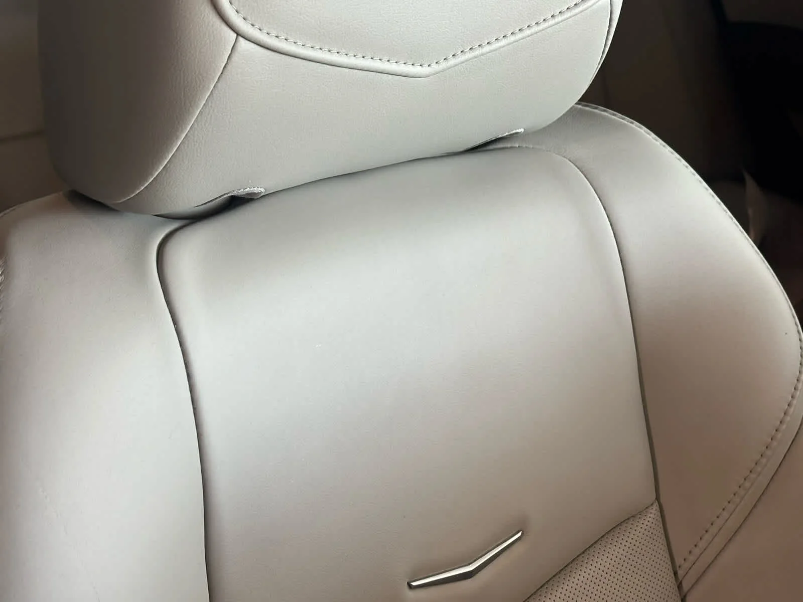 Used 2018 RED OBSESSION TINTCOAT Cadillac Luxury RWD image 13