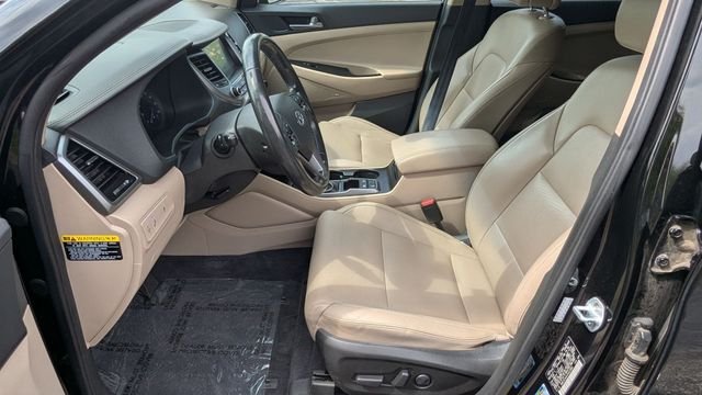 Used 2018 Black Hyundai SEL Plus image 11