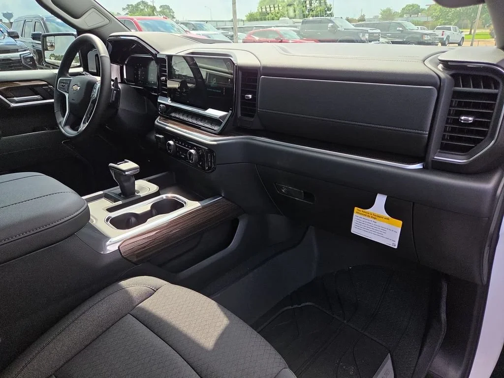 New 2026 Summit White Chevrolet LT image 20