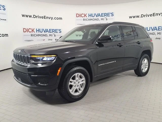 2024 Jeep Grand Cherokee Laredo 4x4's photo