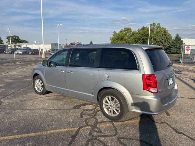 Used 2019 Silver Dodge SXT image 5