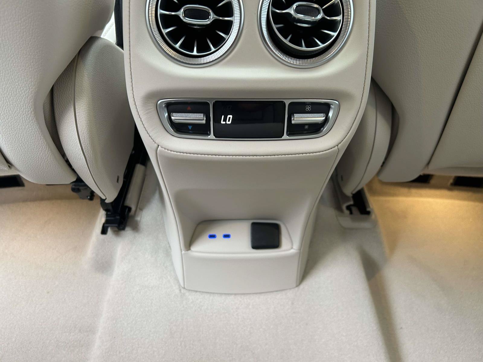 New 2027 MANUFAKTUR Moonlight White Metallic Mercedes-Benz G 580e SUV image 37