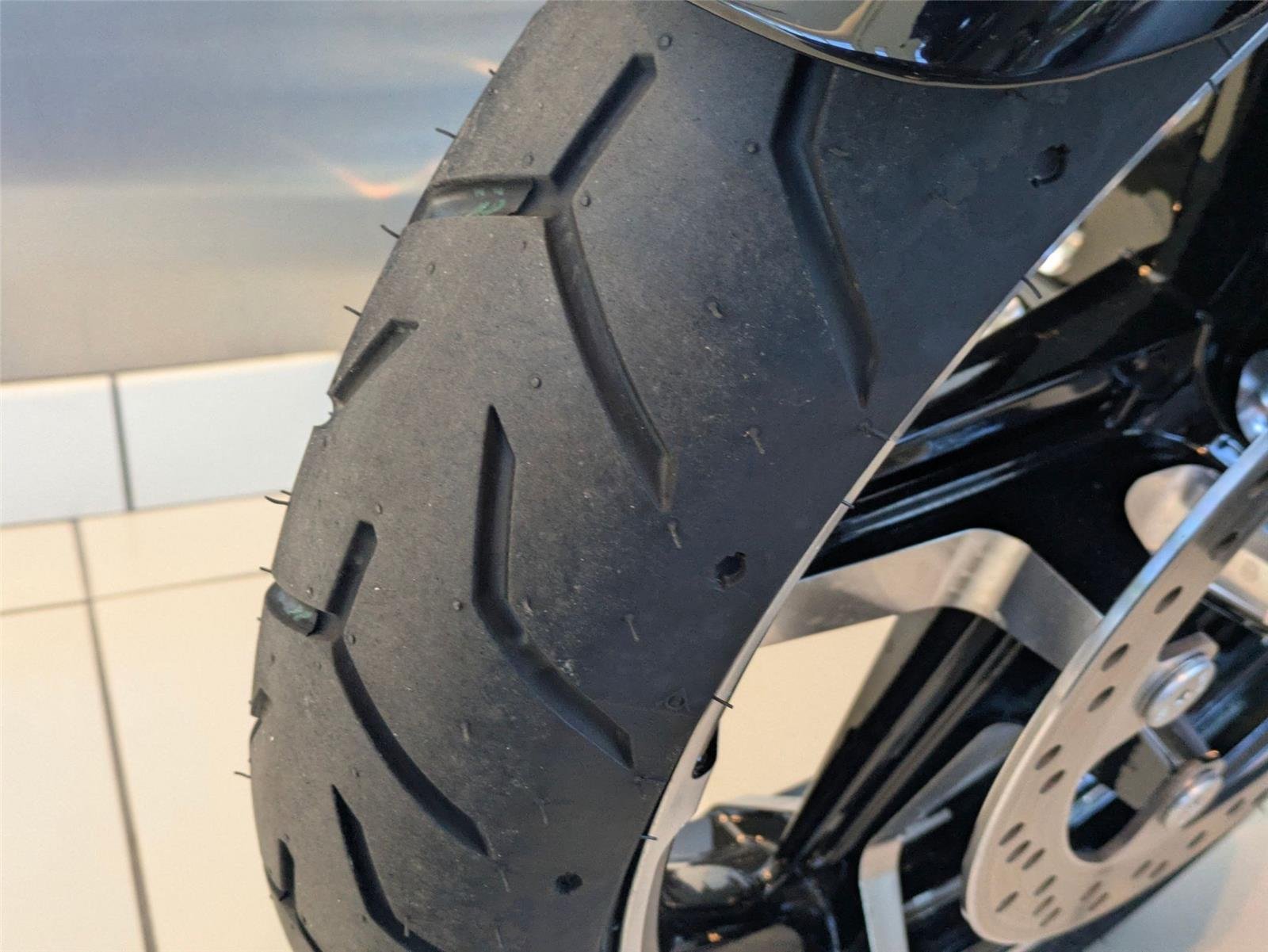 Used 2025 BLACK HARLEY DAVIDSON ROAD GLIDE image 8