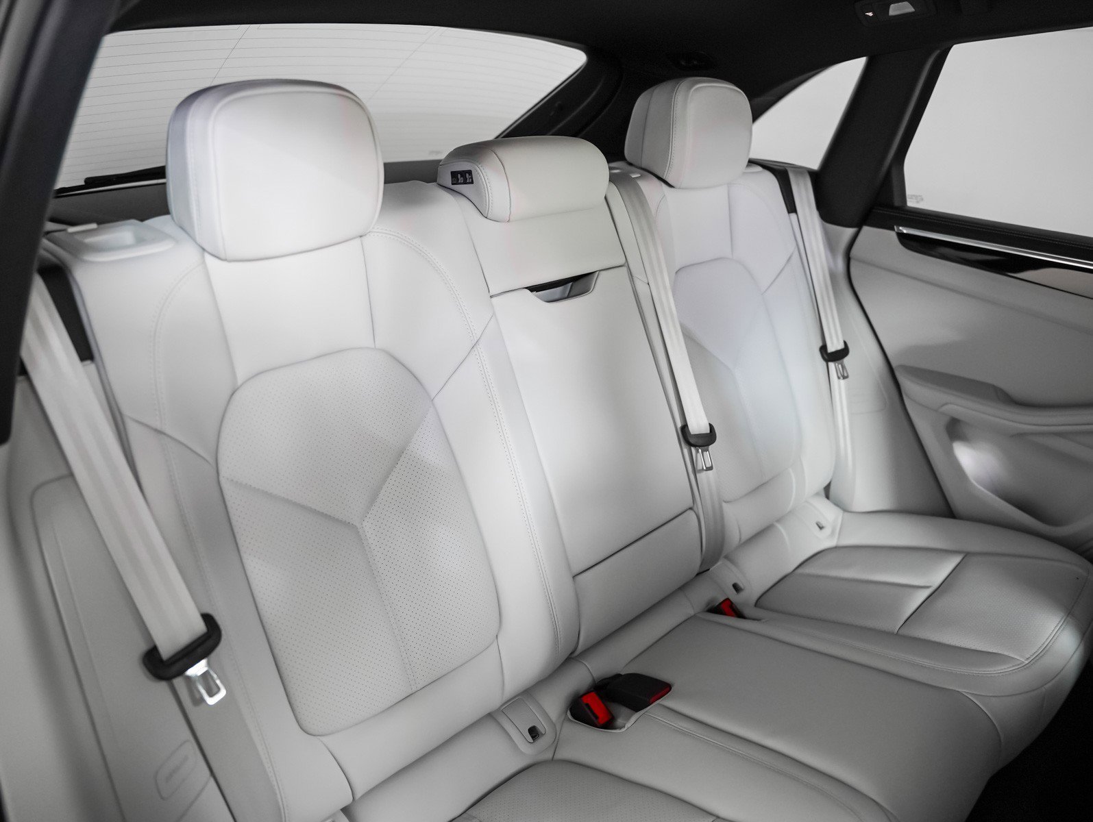 2026 Porsche Macan - Photo 6