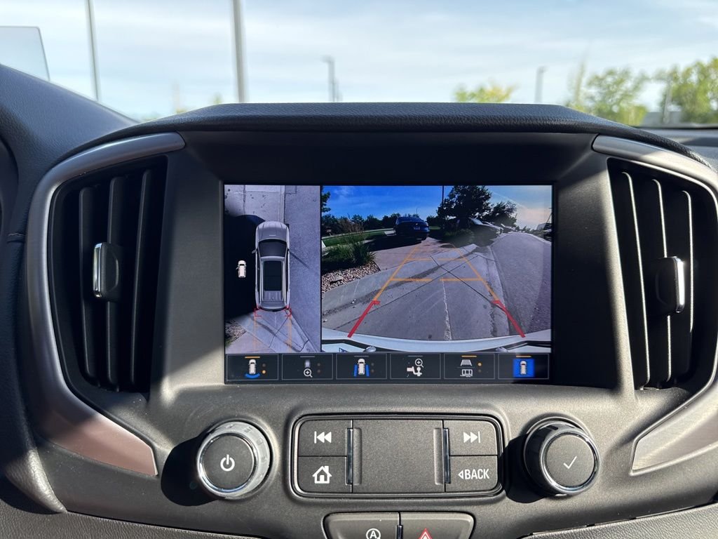 Used 2024 White Frost GMC AT4 image 20