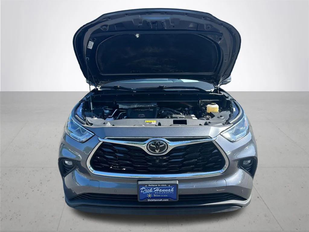 Used 2023 Gray Toyota Limited image 4
