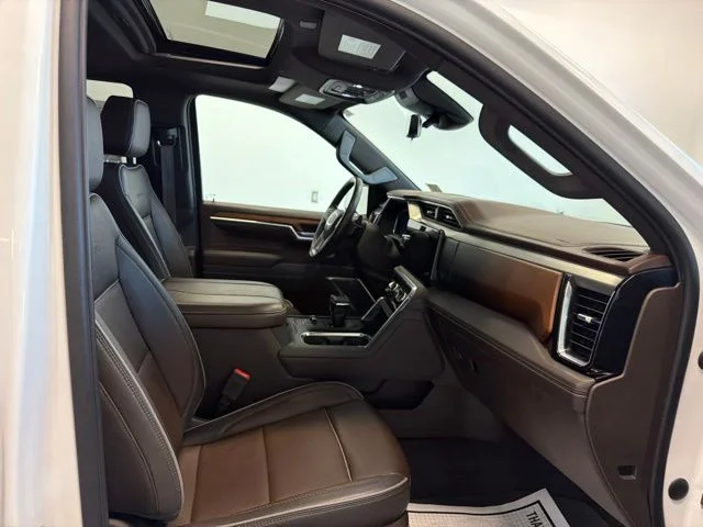 Used 2023 White GMC Denali image 41