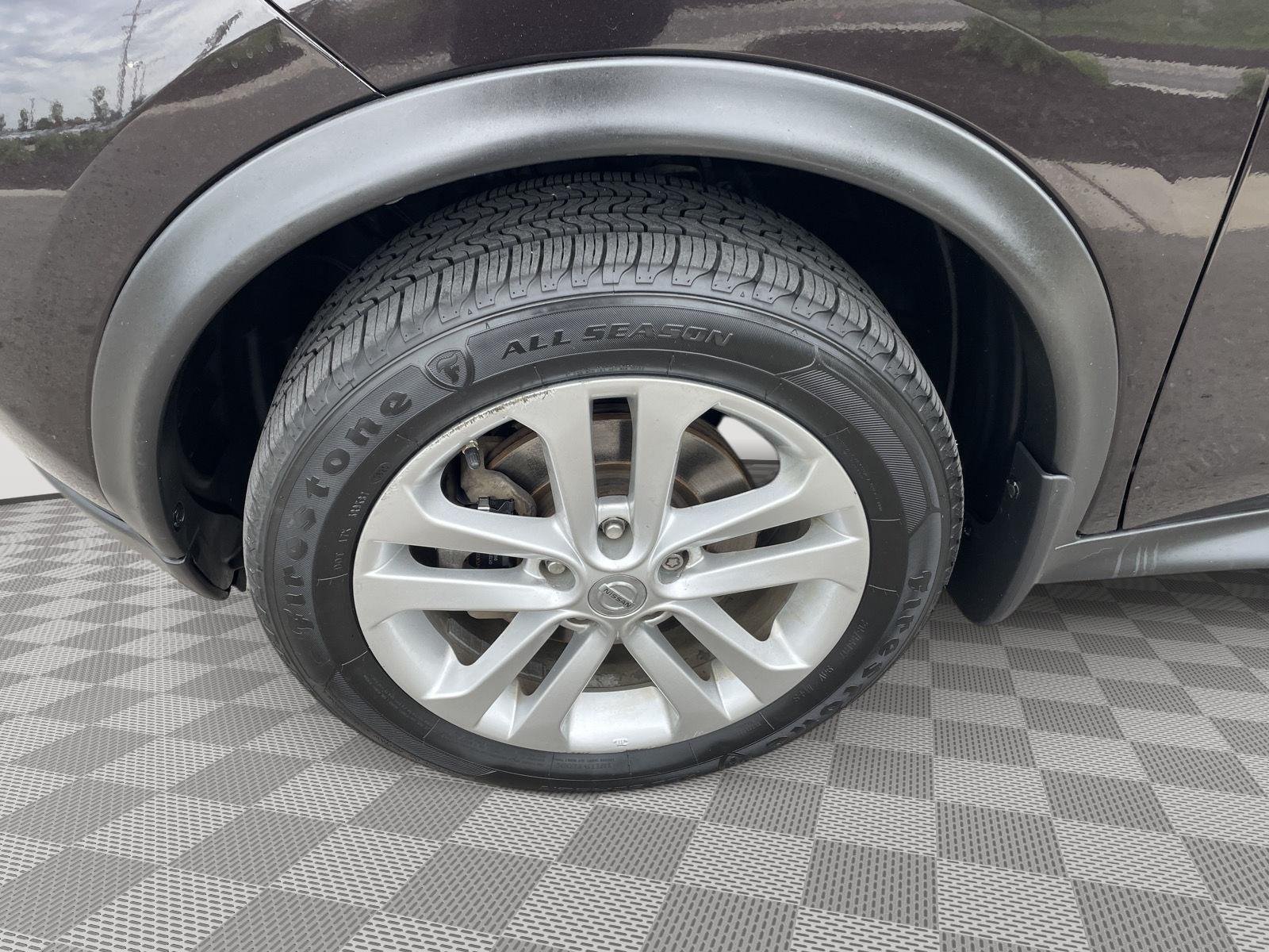 Used 2015 Bordeaux Black Nissan S image 10