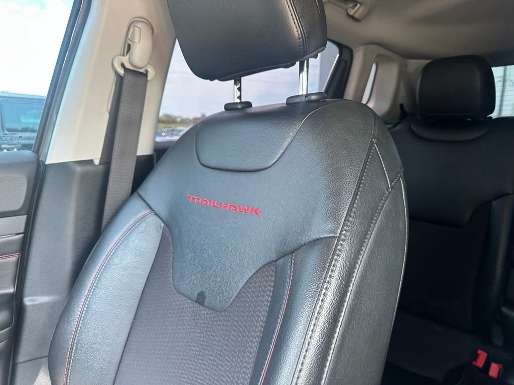 Used 2022 Gray Jeep Trailhawk image 18