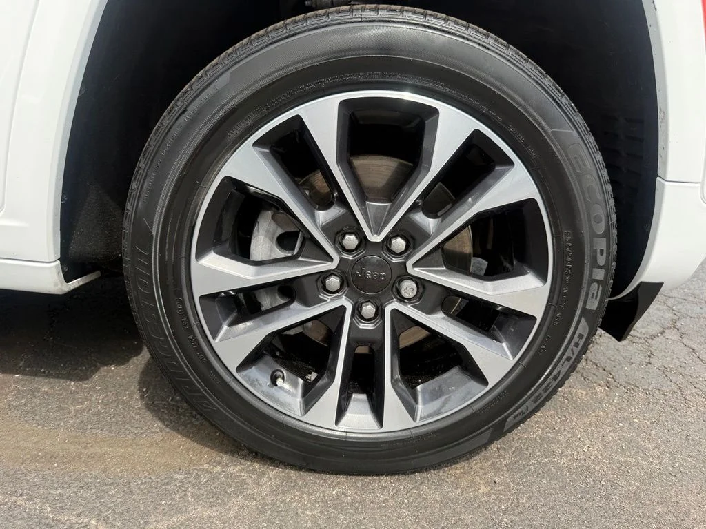 Used 2021 White/off-white Jeep Overland image 59