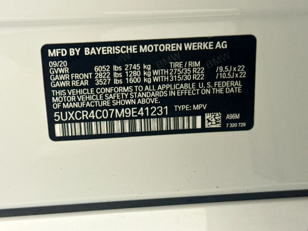 Used 2021 White BMW sDrive40i image 32