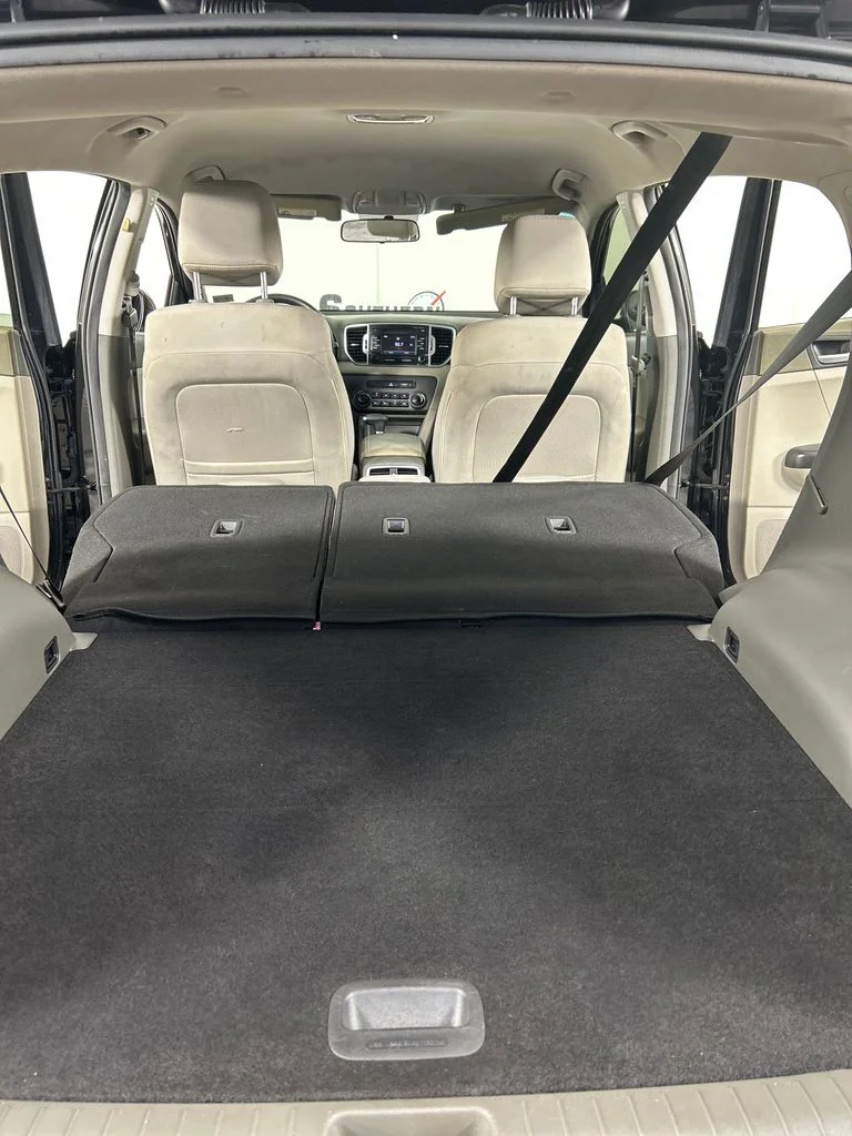 Used 2017 Red Kia LX image 20