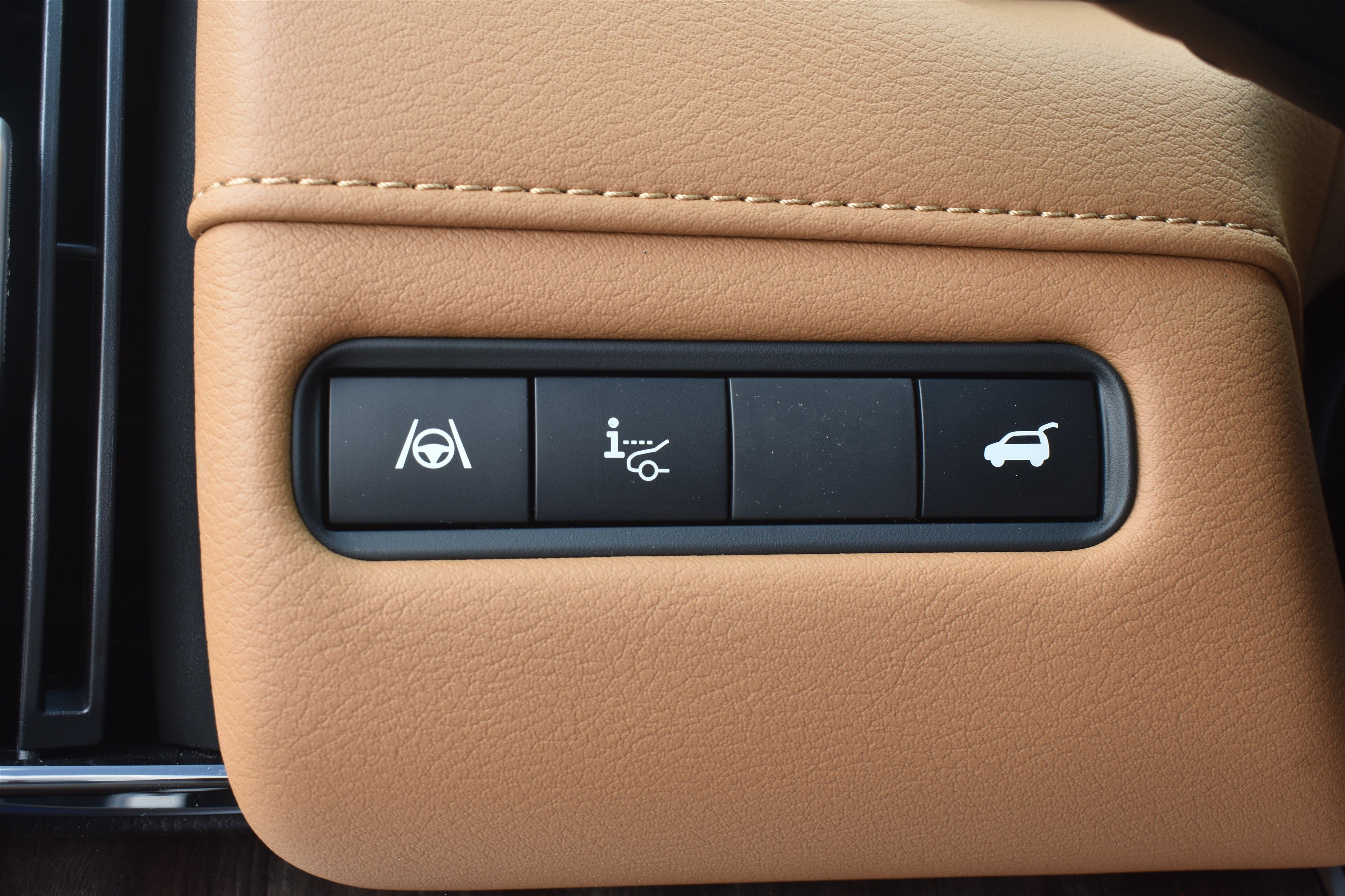 New 2026 Everest White TriCoat / Super Black Two-tone Nissan Platinum Reserve image 31
