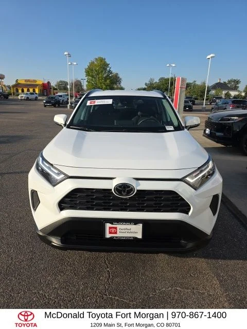 Used 2025 White Toyota XLE image 8