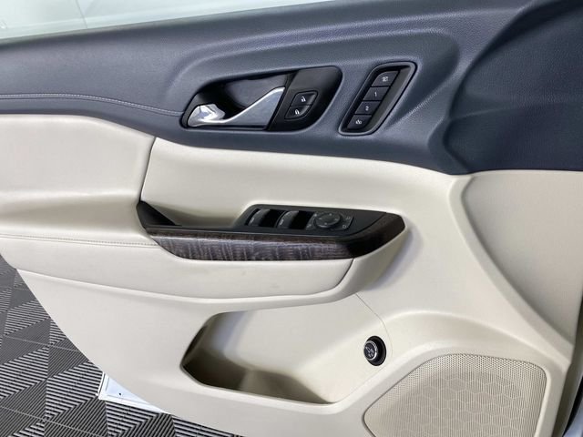 Used 2023 White GMC Denali image 29