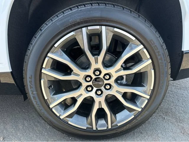 2026 GMC Acadia Denali Ultimate - Photo 17