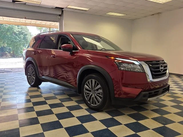 Used 2025 Red Nissan SL image 1