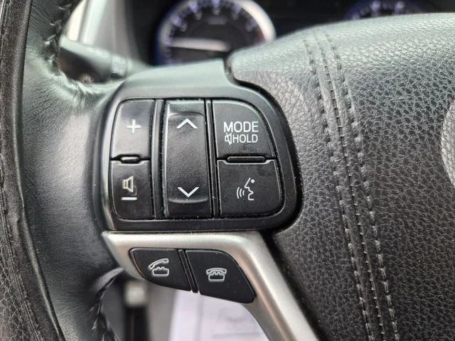 Used 2015 Black Toyota LE Plus V6 image 30