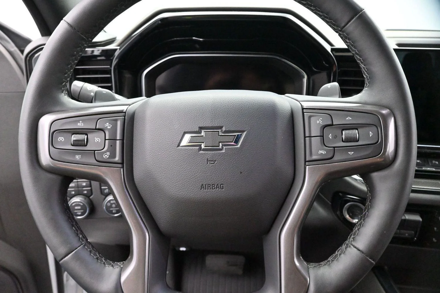 Used 2024 Summit White Chevrolet ZR2 image 17