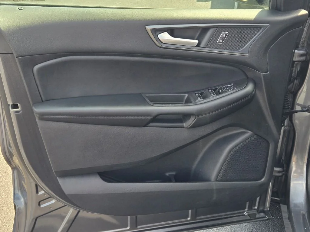 Used 2022 Gray Ford SE image 17