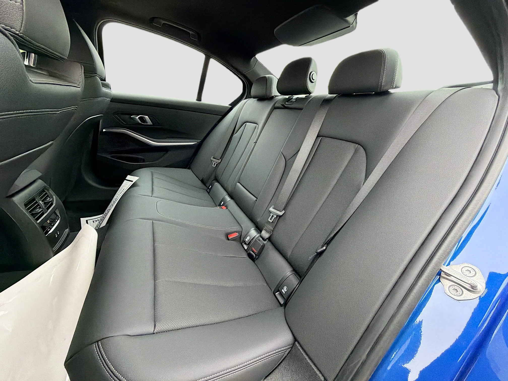 New 2026 Portimao Blue Metallic BMW 330i image 21