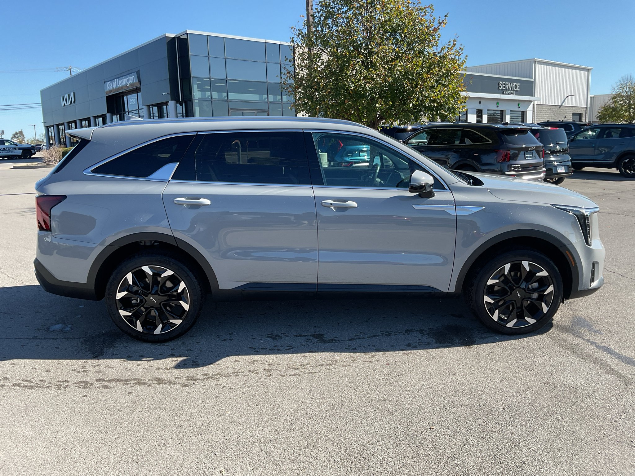 Used 2026 Wolf Gray Kia EX image 10