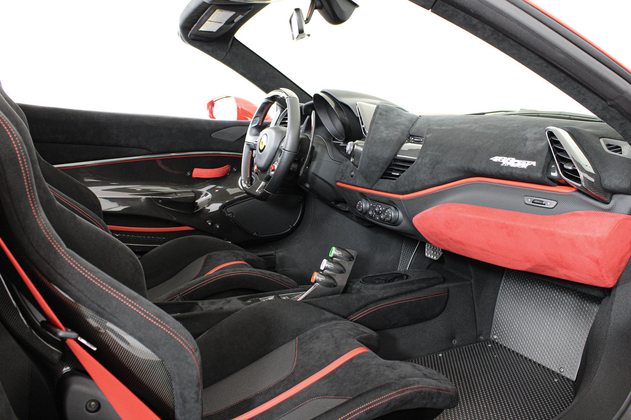 Certified Used 2019 Red Ferrari  image 33