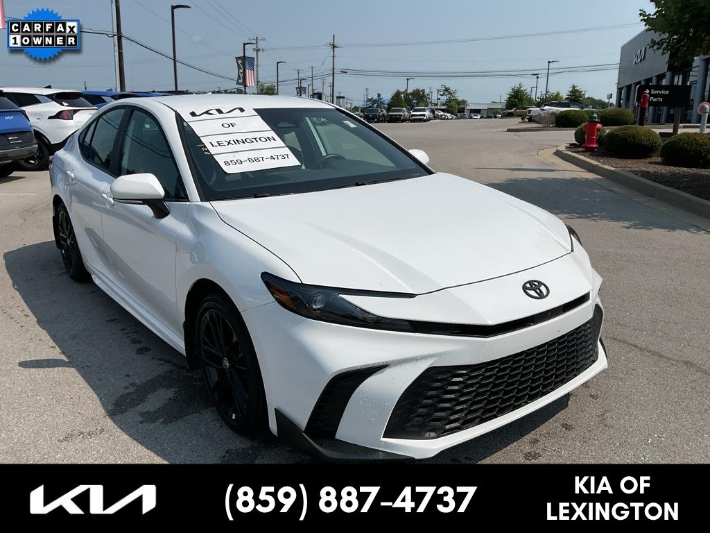 Used 2025 Ice Cap Toyota SE image 1