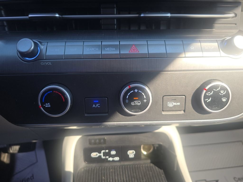 Used 2024 Denim Blue Pearl Hyundai SE image 27