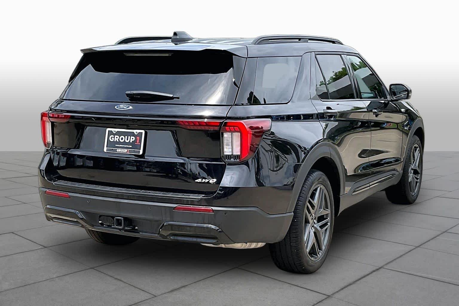 Used 2025 Agate Black Ford ST-Line image 24