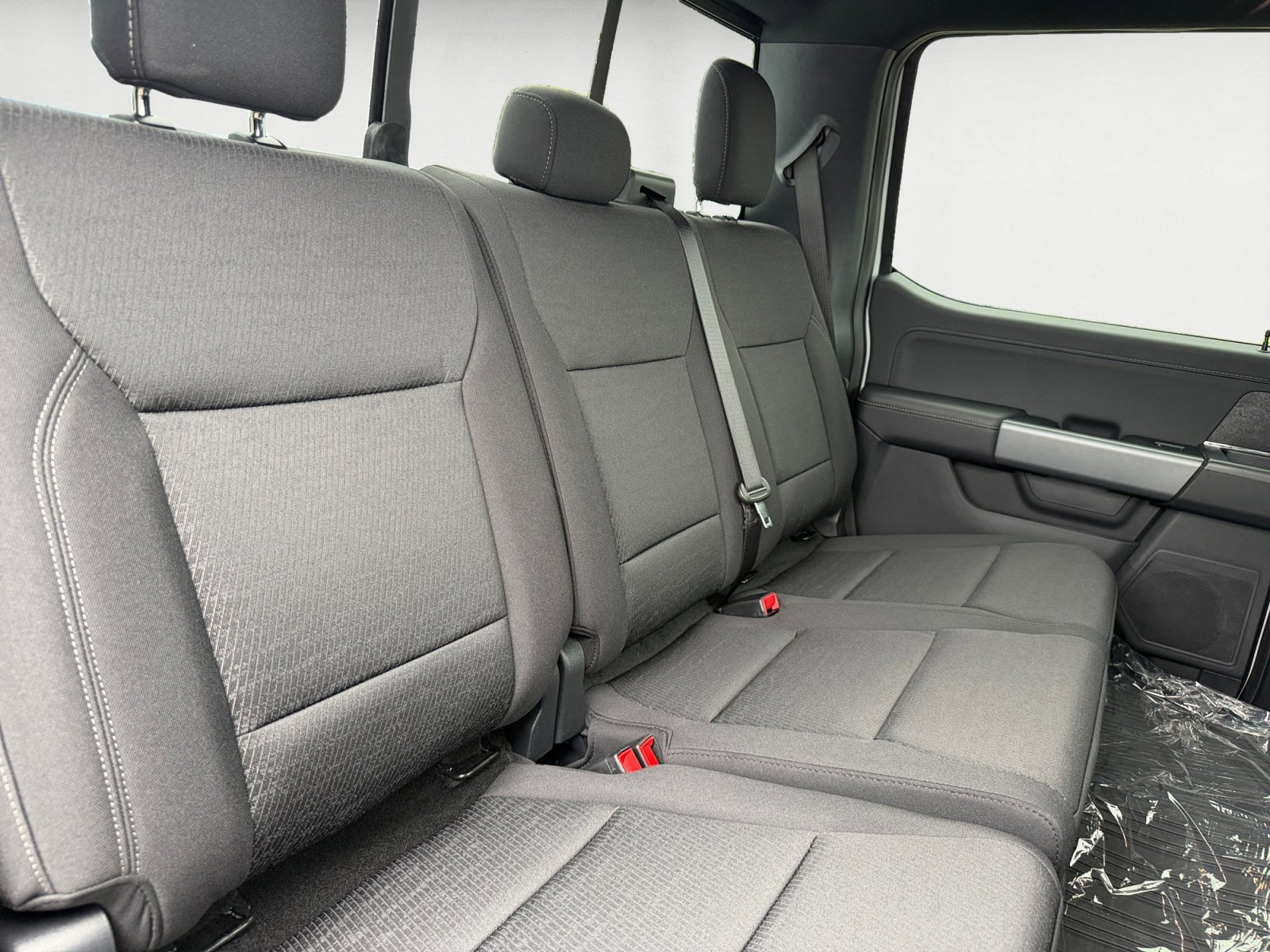 New 2026 Oxford White Ford XLT image 18