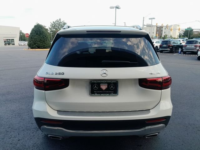 Used 2022 Polar White Mercedes-Benz GLB 250 image 19