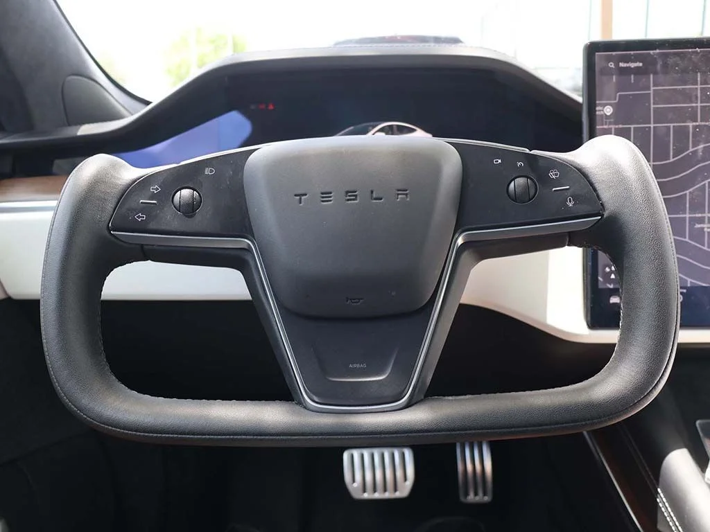 Used 2023 White Tesla Standard Range image 36
