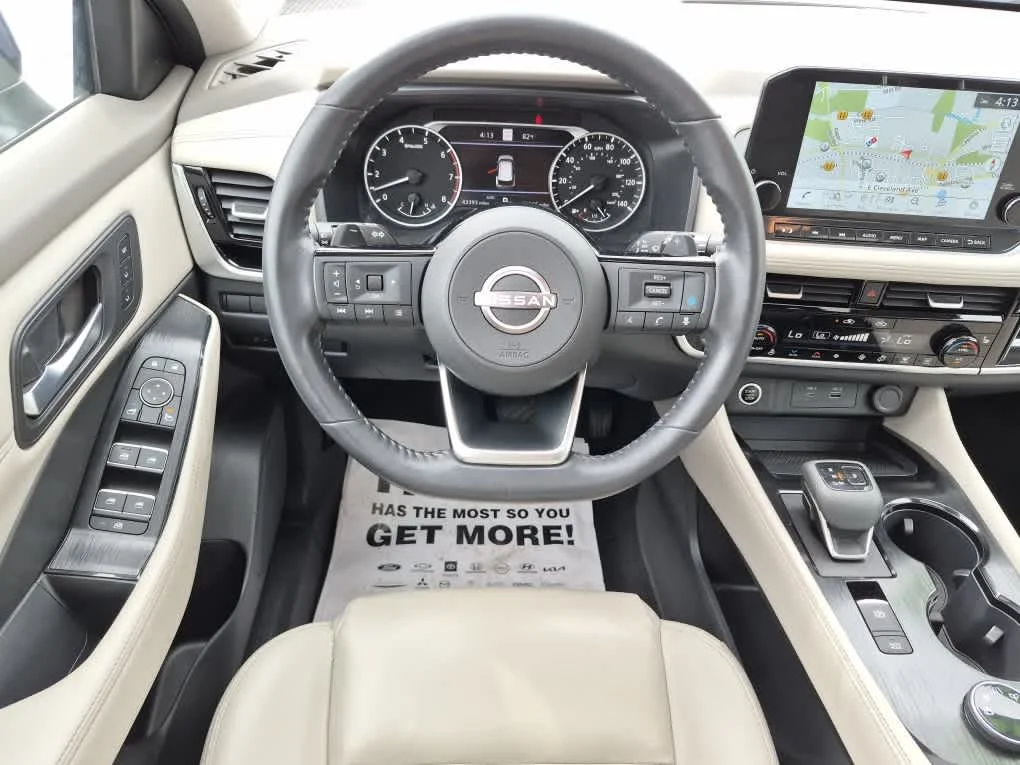 Used 2022 Caspian Blue Metallic Nissan SL image 9