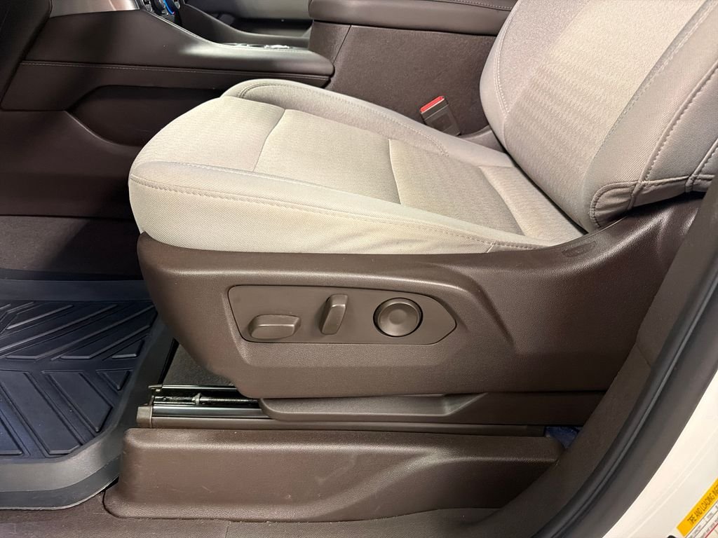 Used 2023 White Chevrolet LS image 24