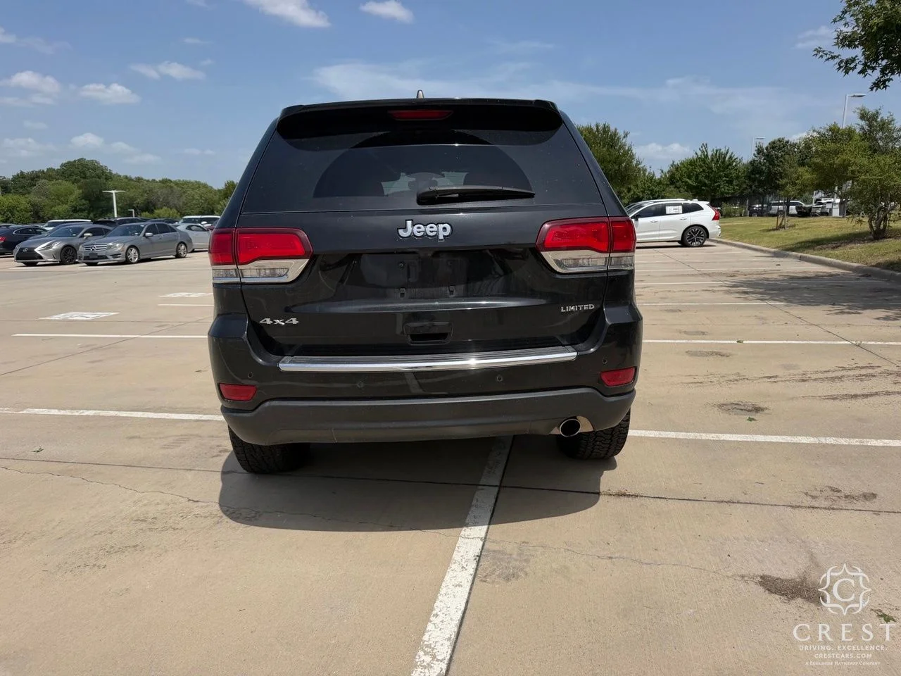 Used 2022 Diamond Black Crystal Pearlcoat Jeep Limited image 6