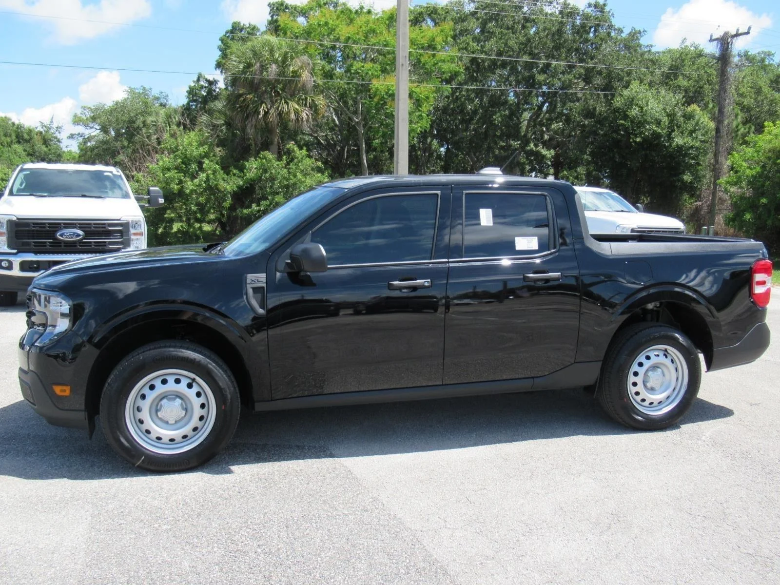 New 2026 Shadow Black Ford XL image 4