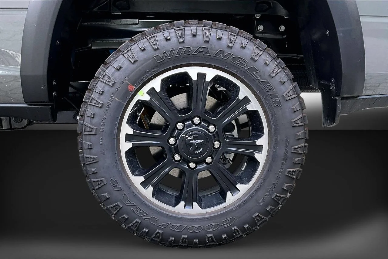 New 2026 Ceramic Gray Clearcoat RAM Tradesman image 34