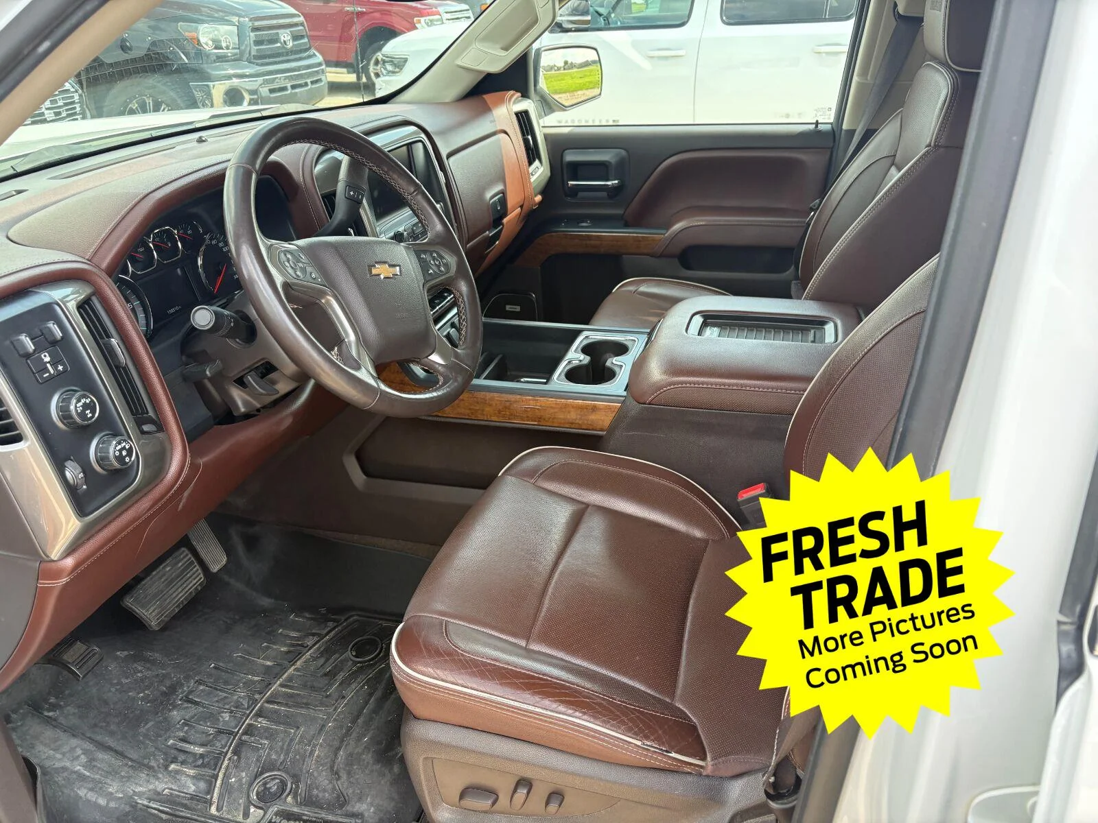 Used 2017 IRIDESCENT PEARL TRICOAT Chevrolet High Country image 7