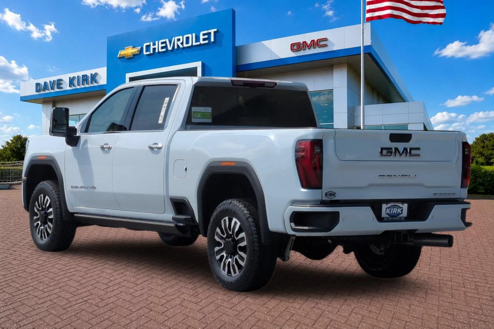 New 2026 Glacier White Tricoat GMC Denali Ultimate image 5