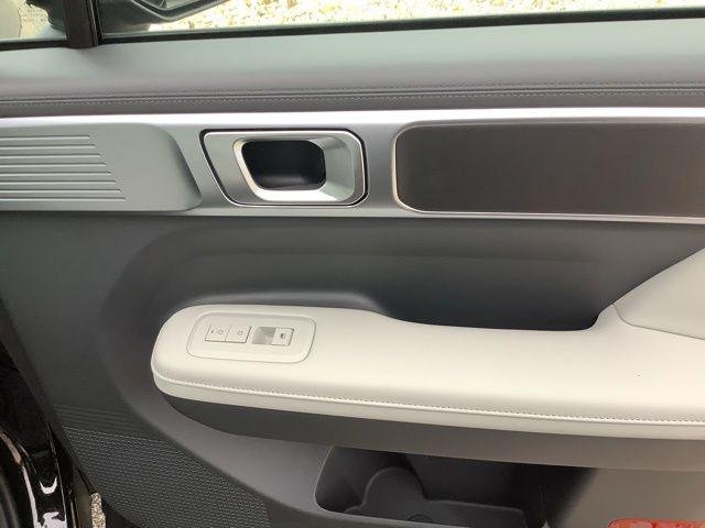 New 2026 Phantom Black Hyundai SEL image 18