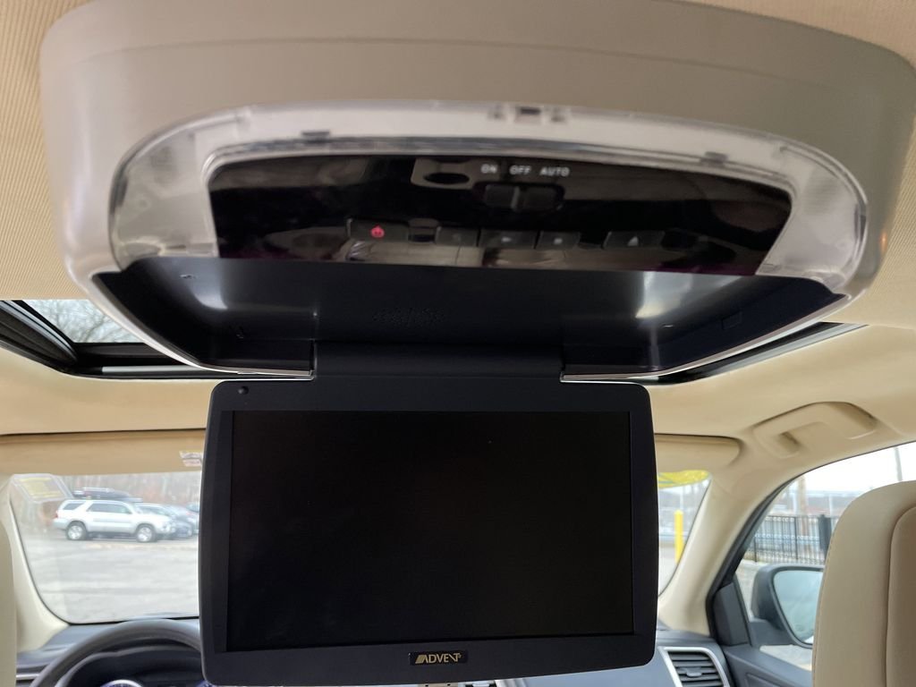 Used 2014 Black Toyota Limited image 22