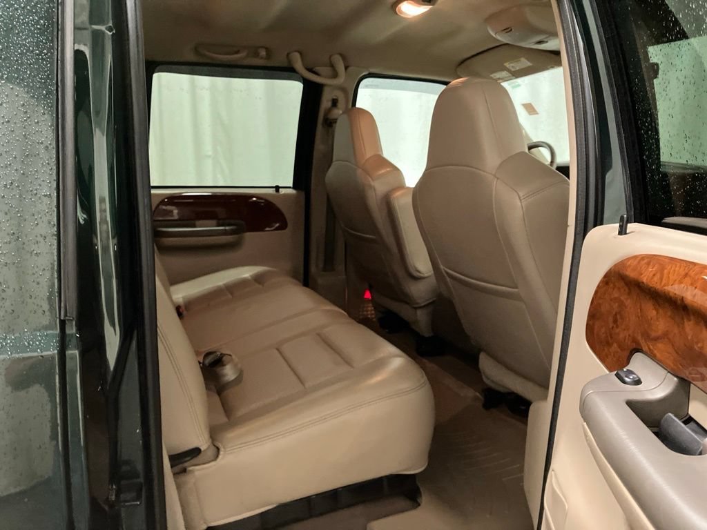 Used 2003  Ford Lariat image 14